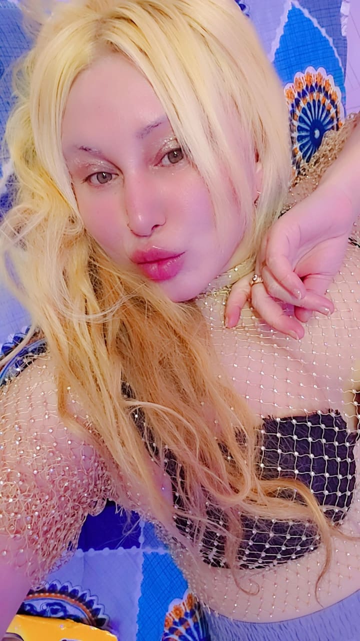 Model Profile 15